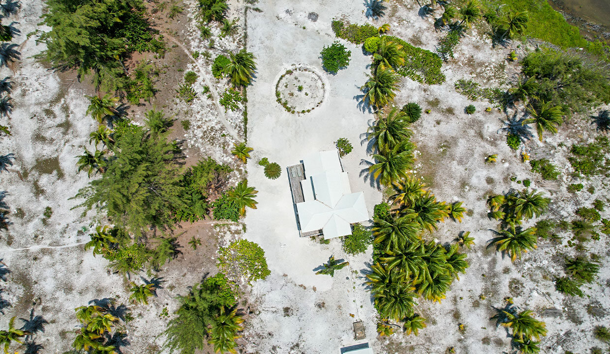 House-in-st-georges-caye-aerial-topdown