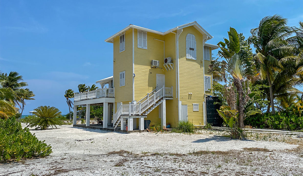 House-in-st-georges-caye-back