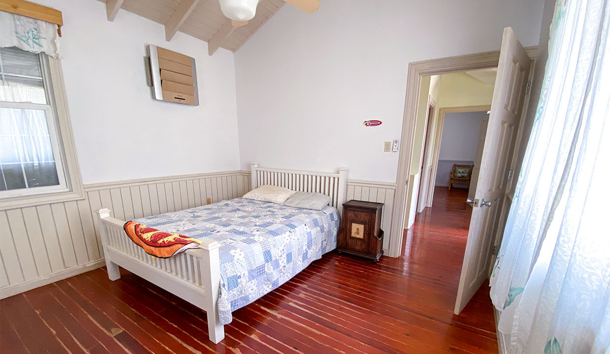 House-in-st-georges-caye-bedroom2-1