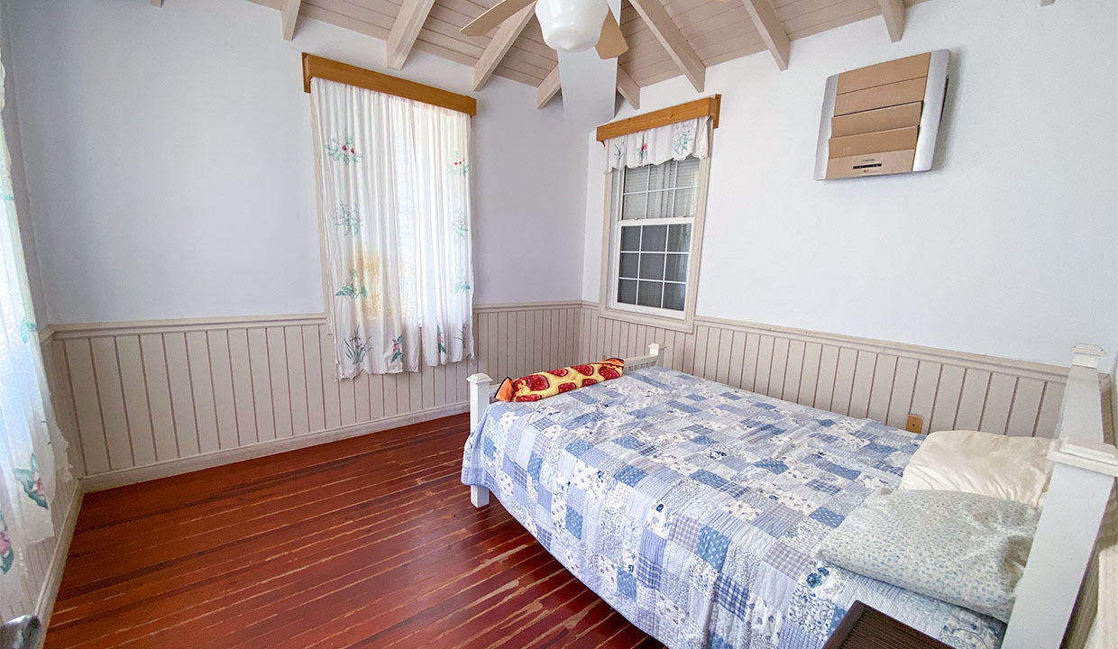 House-in-st-georges-caye-bedroom2-2