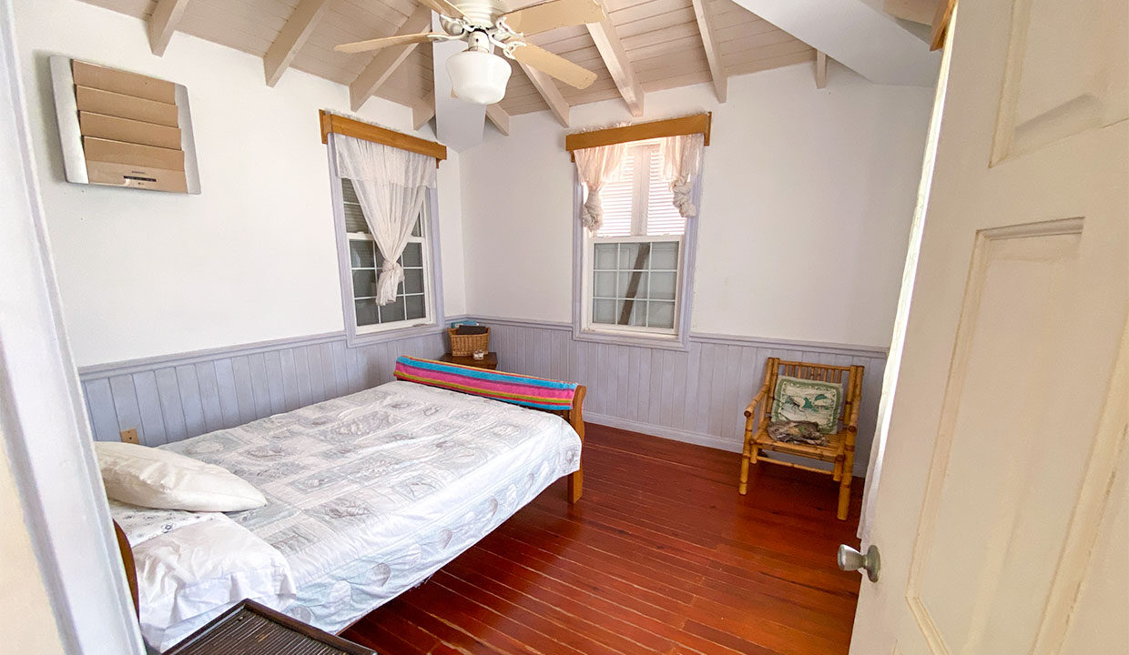 House-in-st-georges-caye-bedroom3-2