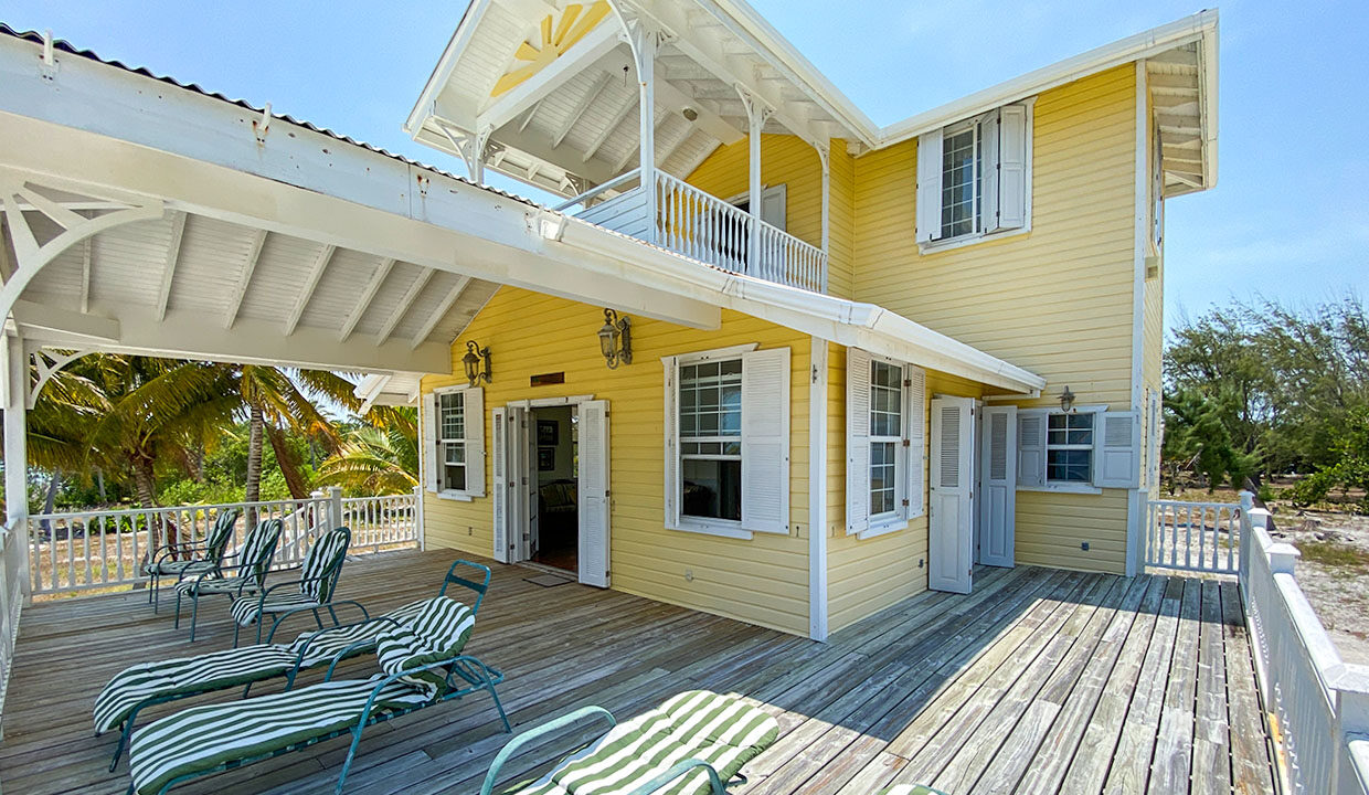 House-in-st-georges-caye-porch