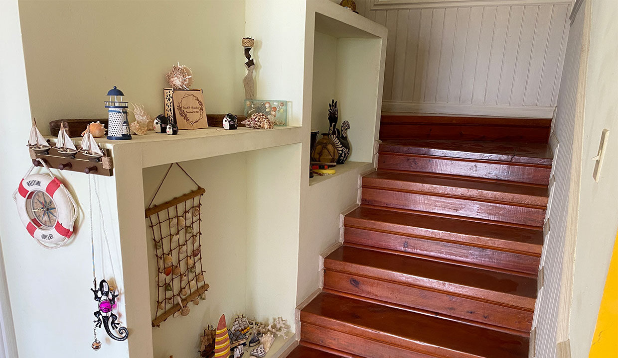 House-in-st-georges-caye-stairs2